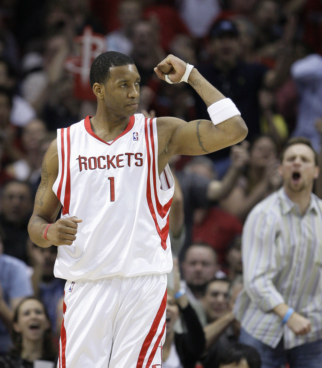 盖伊：进NBA后第一个打爆我的人是麦迪 季前赛他在我头上砍42分