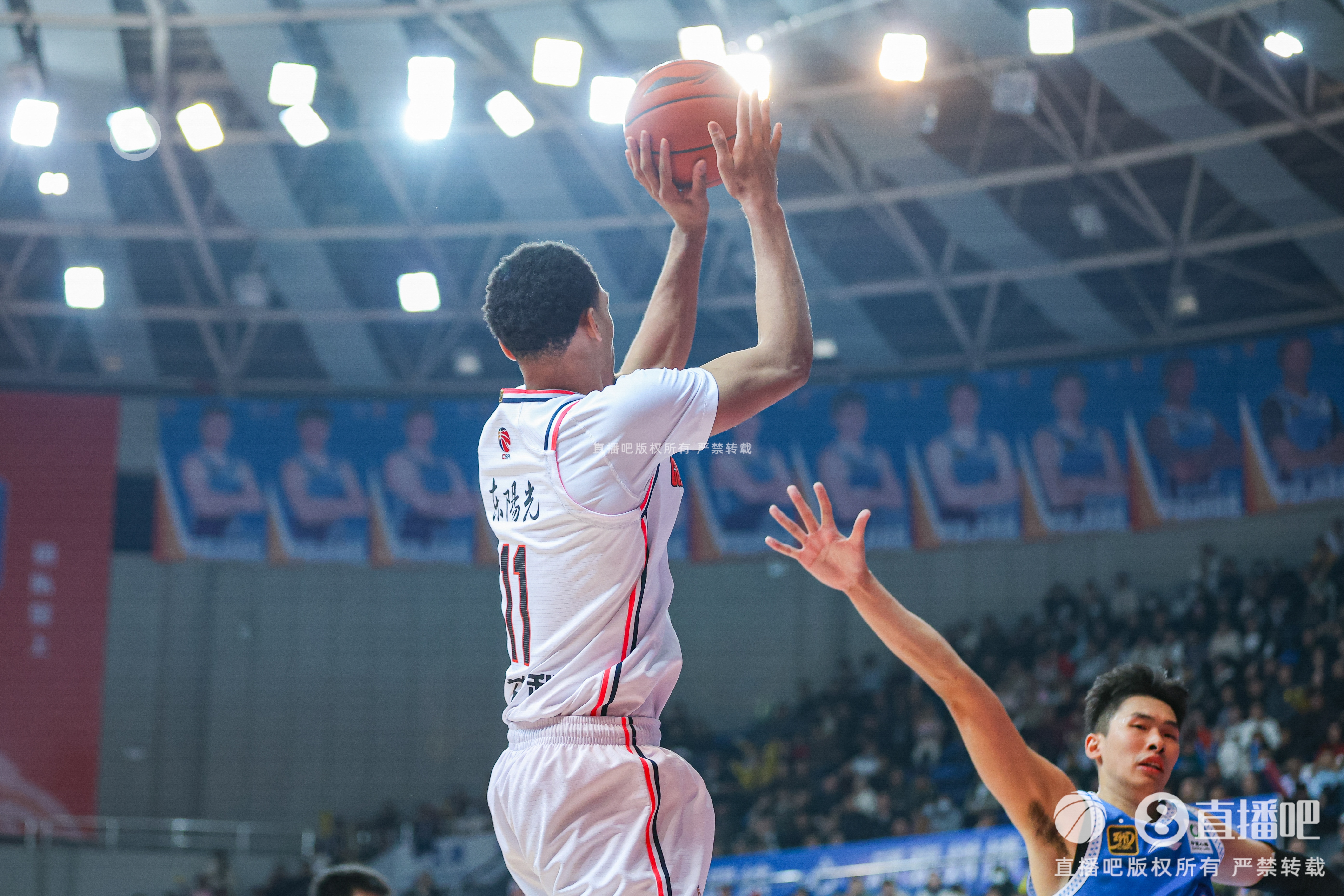 予取予求！贝兹利6中6拿到14分5板 正负值+23